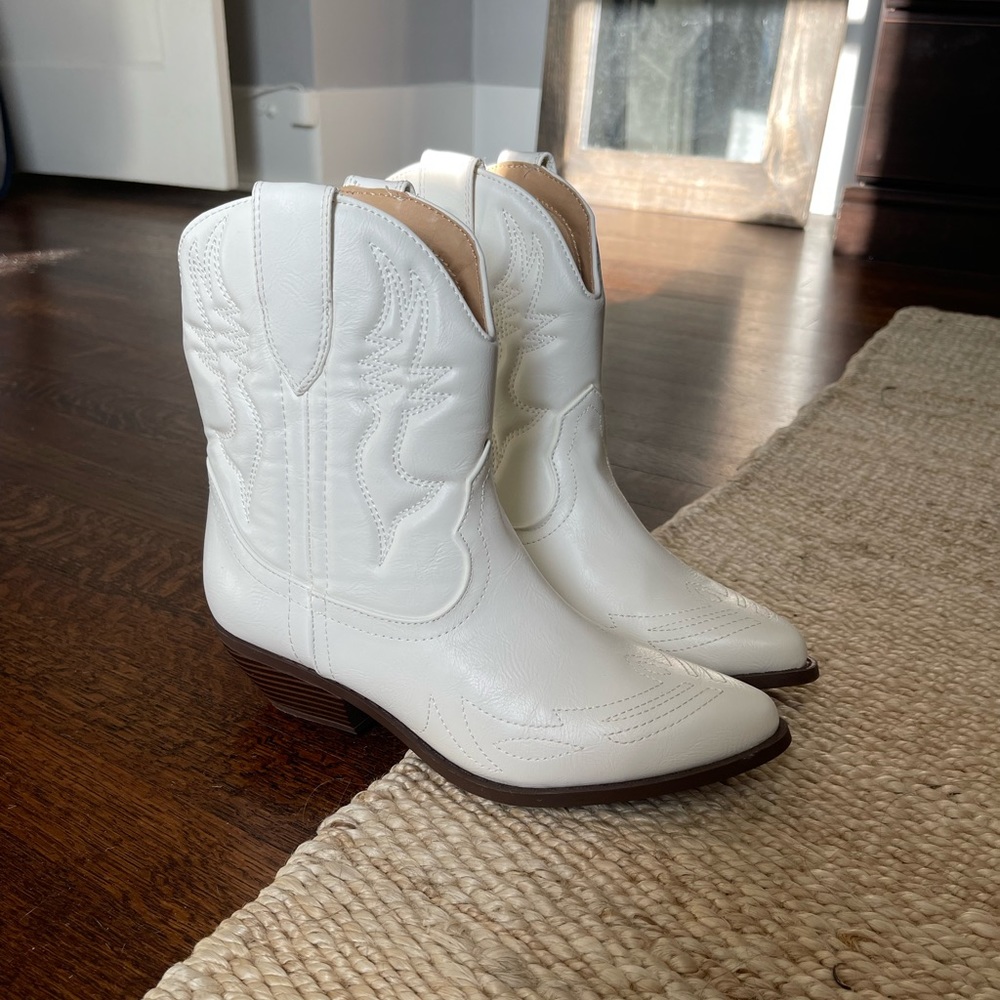 White cowgirl booties